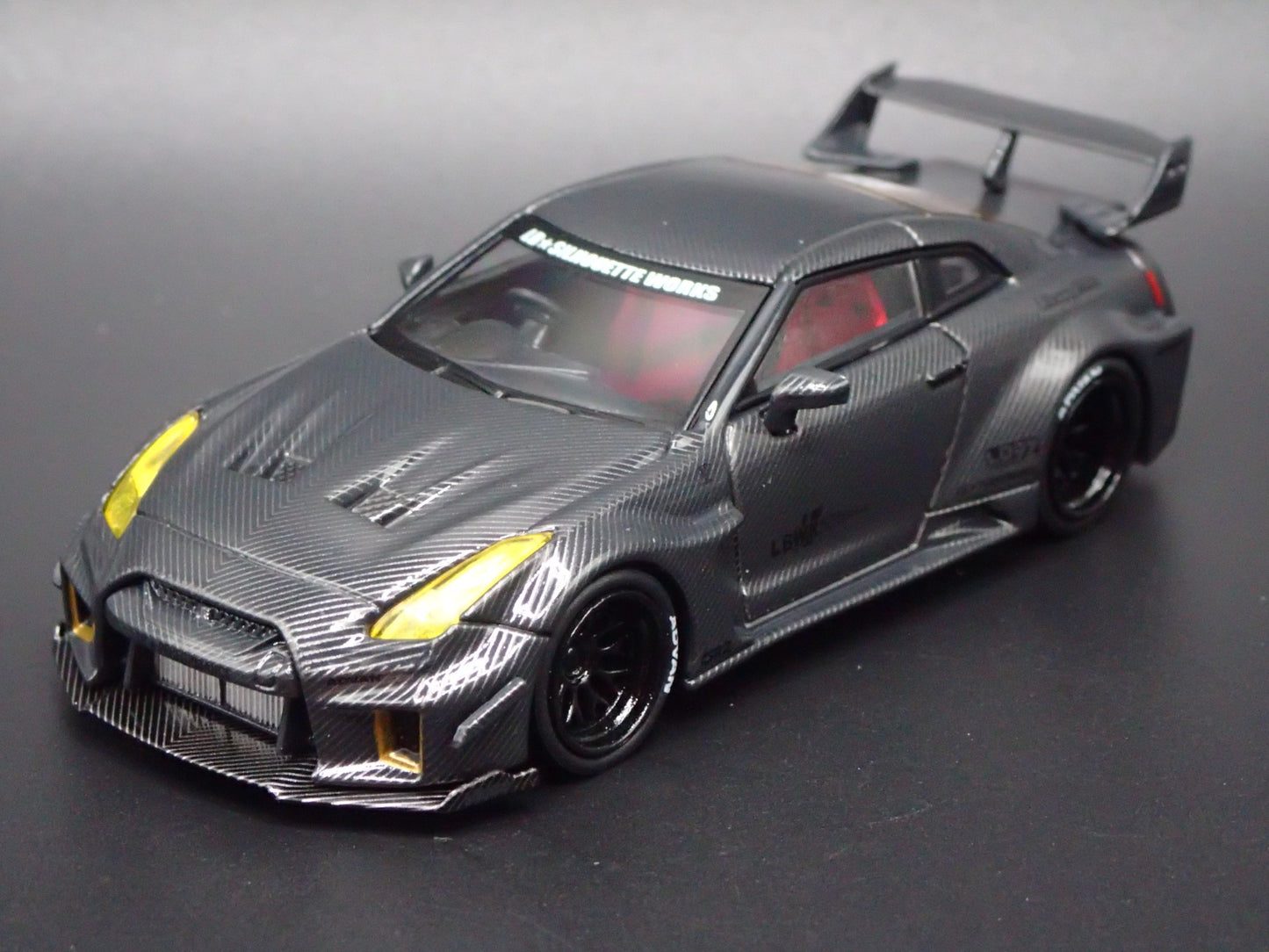 LBWK LB-SILHOUETTE WORKS GT NISSAN 35GT-RR R35 1:64 SCALE DIECAST MODEL CAR