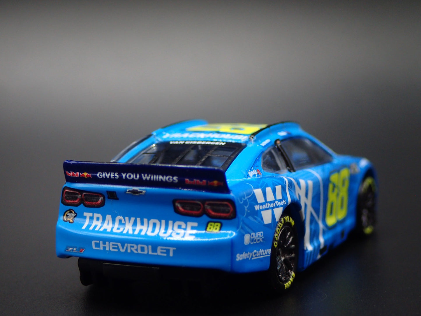 2025 25 CHEVY CAMARO 88 SHANE VAN GISBERGEN TRACKHOUSE NASCAR 1:64 DIECAST MODEL