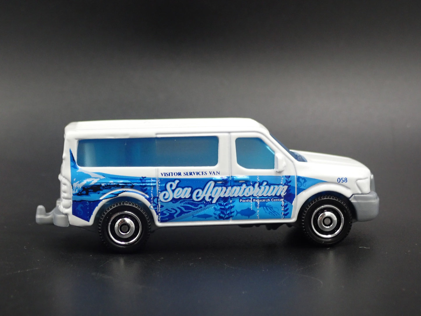 2012-2021 NISSAN NV VAN AQUATORIUM W HITCH 1:64 SCALE DIORAMA DIECAST MODEL CAR