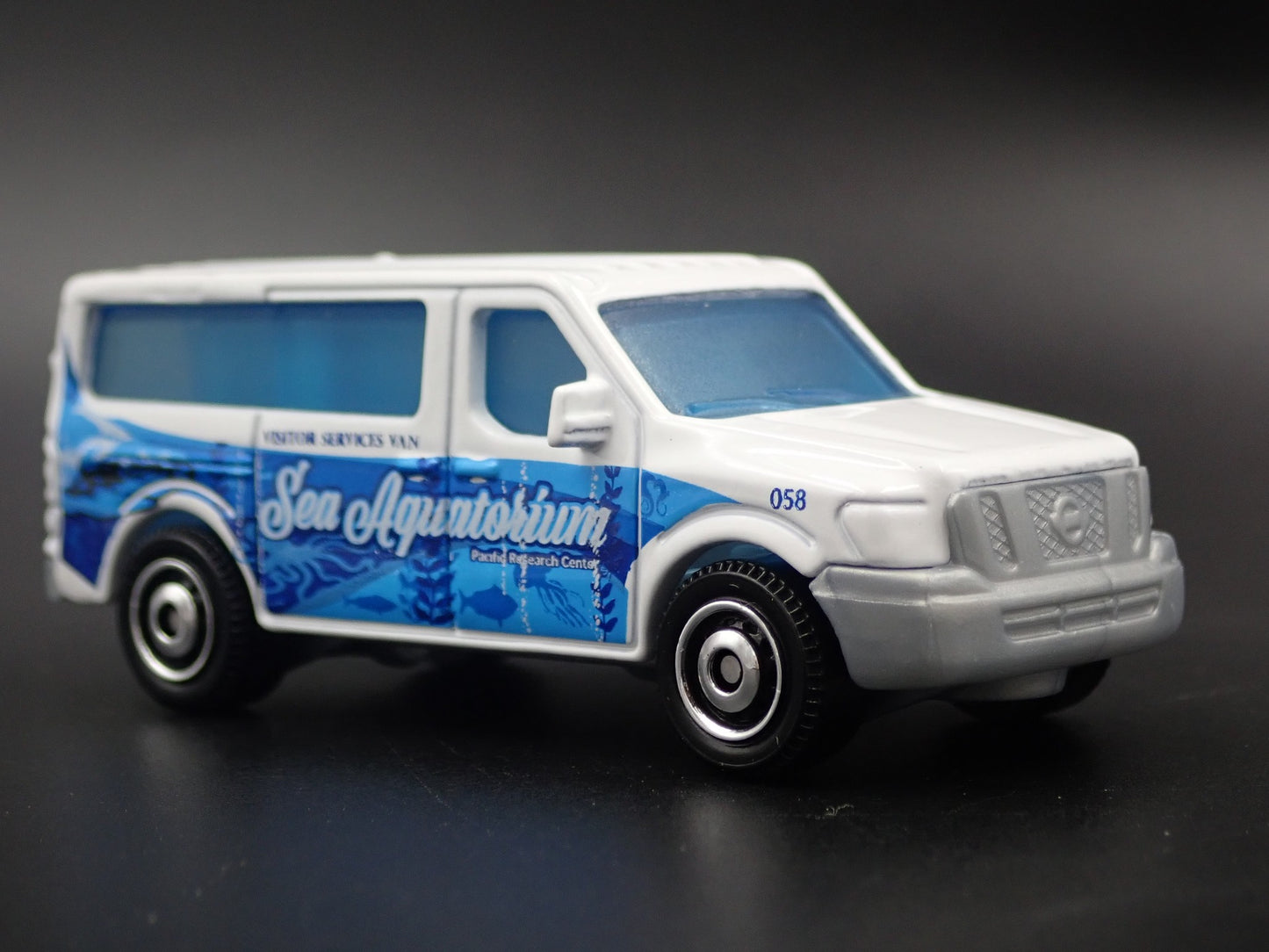 2012-2021 NISSAN NV VAN AQUATORIUM W HITCH 1:64 SCALE DIORAMA DIECAST MODEL CAR