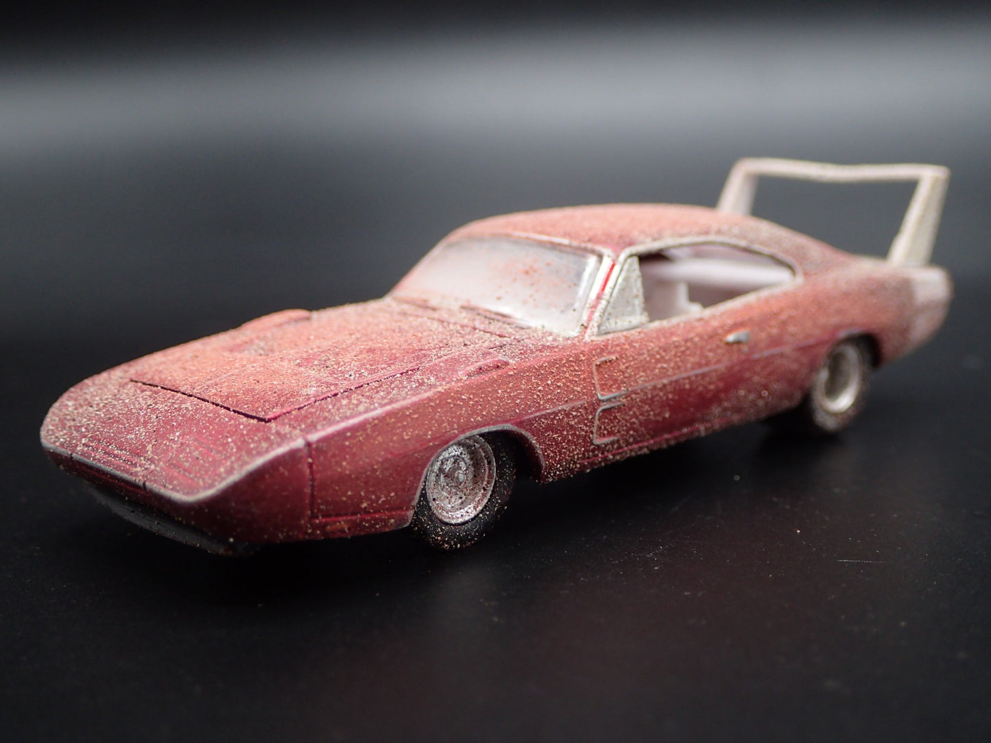 1969 69 DODGE CHARGER DAYTONA CUSTOM BARN FIND RARE 1:64 SCALE DIECAST MODEL CAR