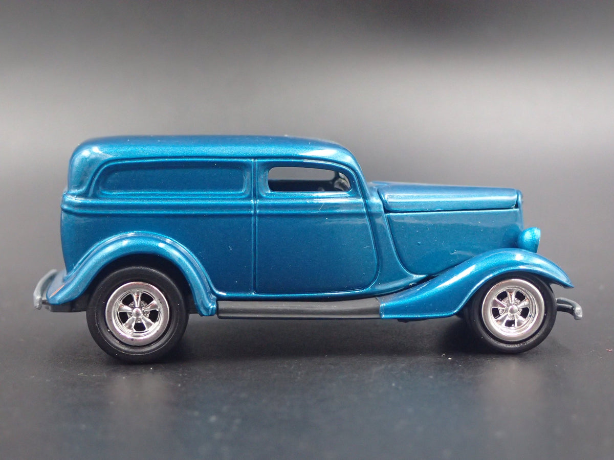 1933 33 FORD PANEL DELIVERY 1:64 SCALE COLLECTIBLE DIORAMA DIECAST MODEL CAR-Burning Rubber Toy Company
