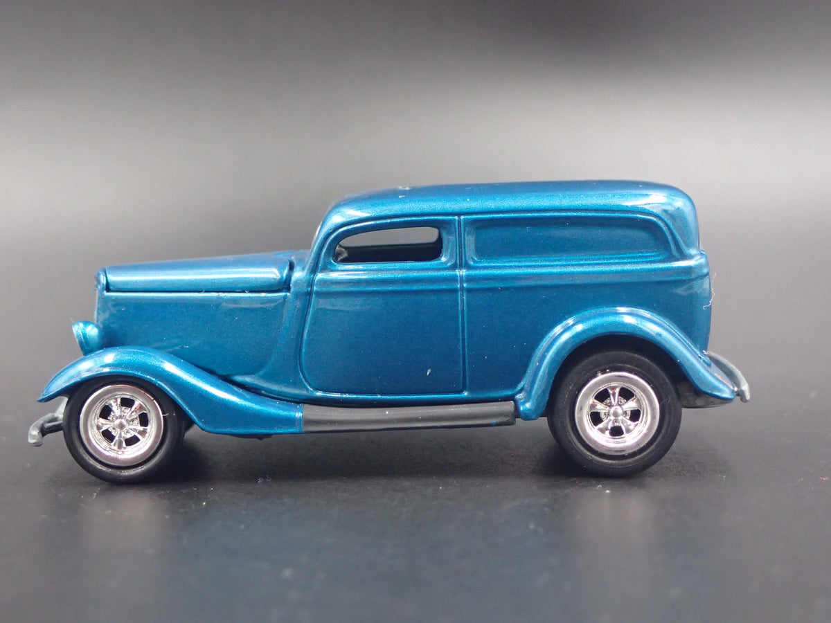1933 33 FORD PANEL DELIVERY 1:64 SCALE COLLECTIBLE DIORAMA DIECAST MODEL CAR-Burning Rubber Toy Company