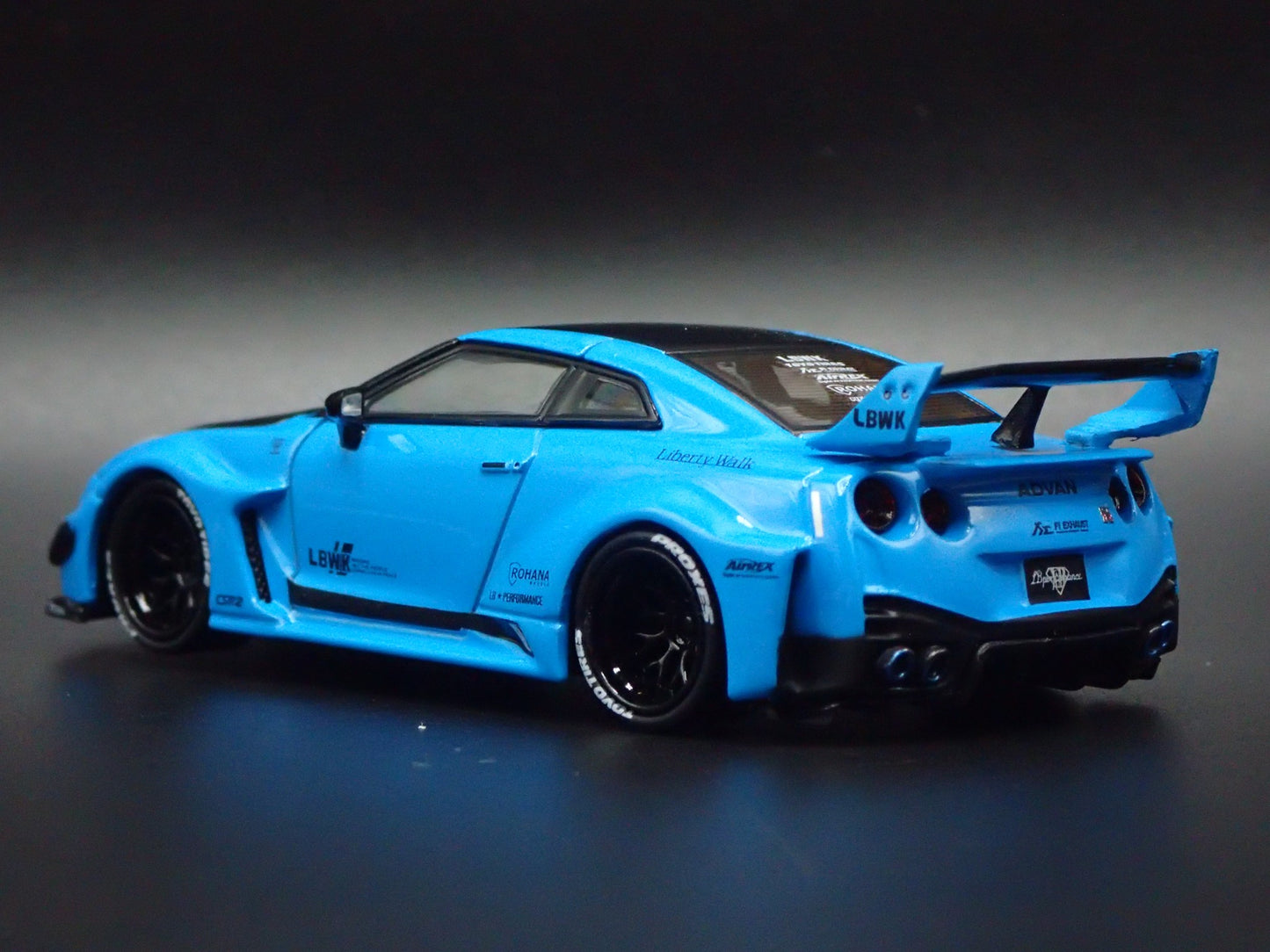 LBWK LB-SILHOUETTE WORKS GT NISSAN 35GT-RR R35 1:64 SCALE DIECAST MODEL CAR