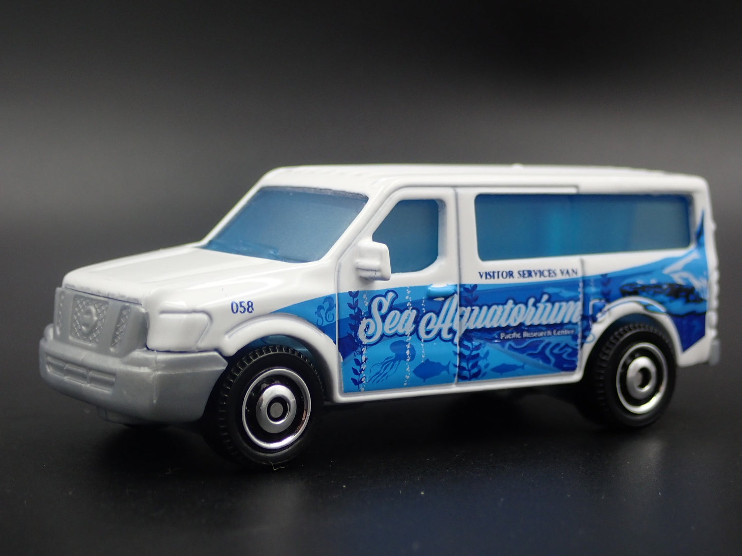 2012-2021 NISSAN NV VAN AQUATORIUM W HITCH 1:64 SCALE DIORAMA DIECAST MODEL CAR