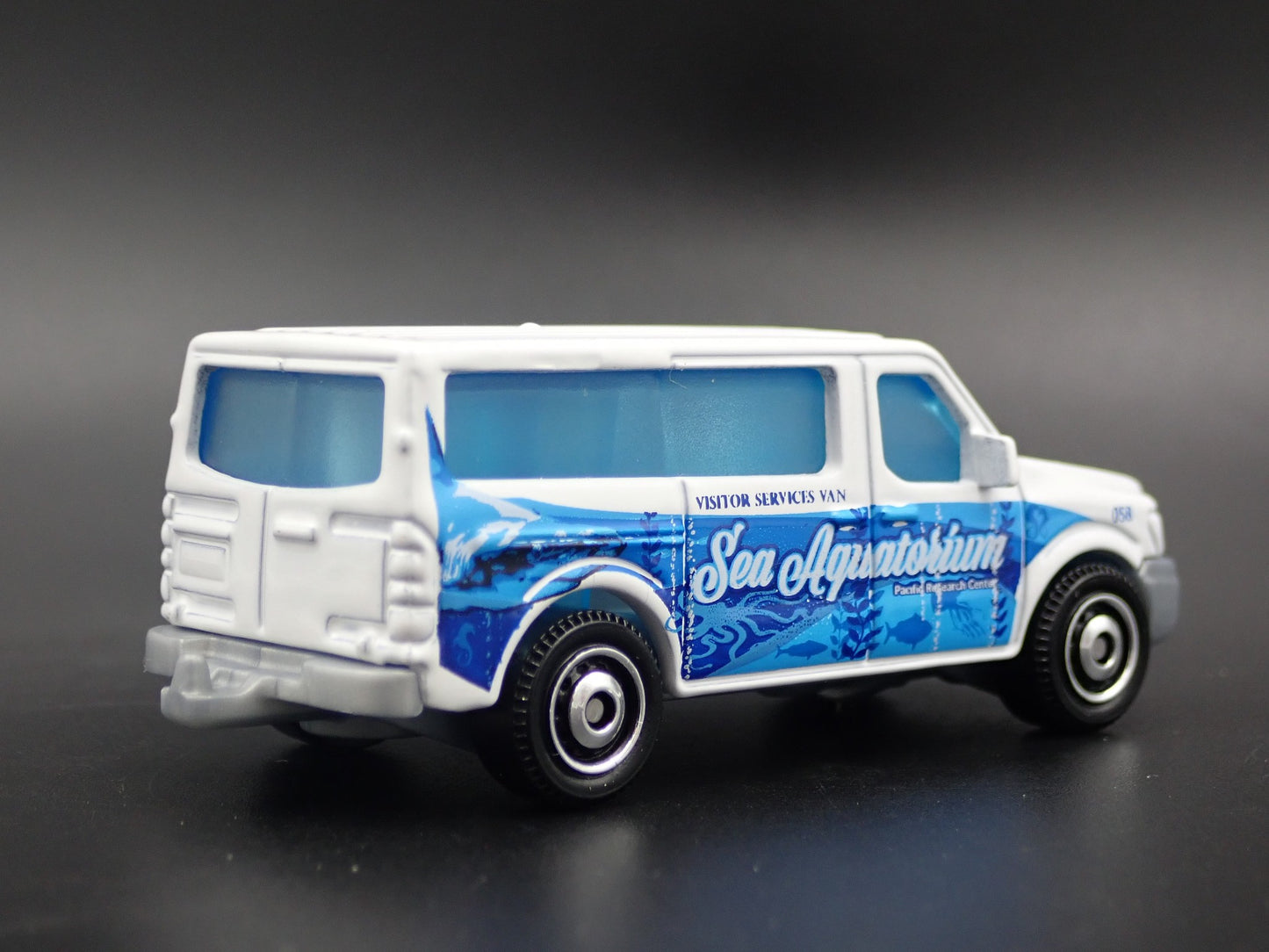 2012-2021 NISSAN NV VAN AQUATORIUM W HITCH 1:64 SCALE DIORAMA DIECAST MODEL CAR