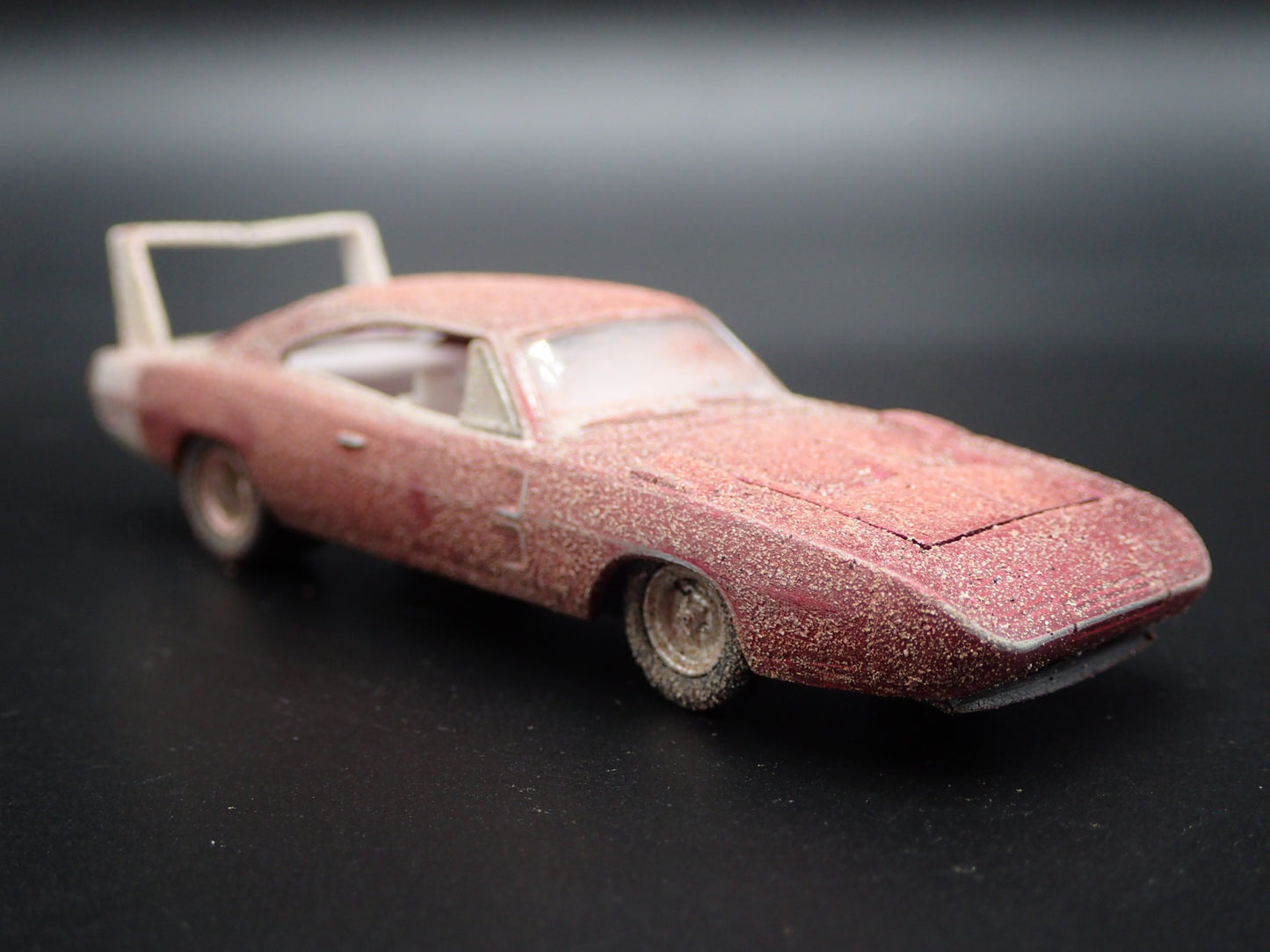 1969 69 DODGE CHARGER DAYTONA CUSTOM BARN FIND RARE 1:64 SCALE DIECAST MODEL CAR