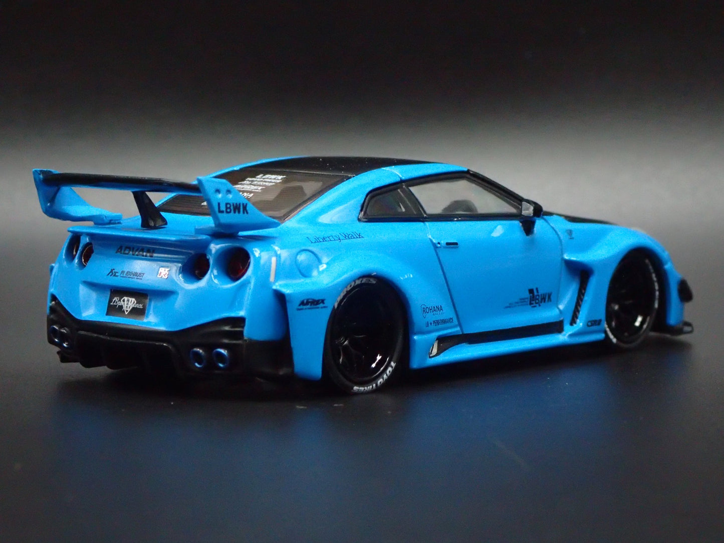 LBWK LB-SILHOUETTE WORKS GT NISSAN 35GT-RR R35 1:64 SCALE DIECAST MODEL CAR