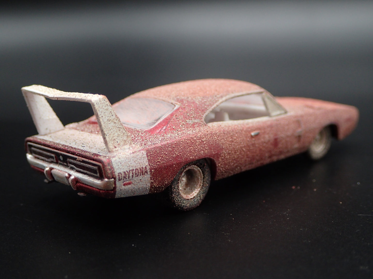 1969 69 DODGE CHARGER DAYTONA CUSTOM BARN FIND RARE 1:64 SCALE DIECAST MODEL CAR