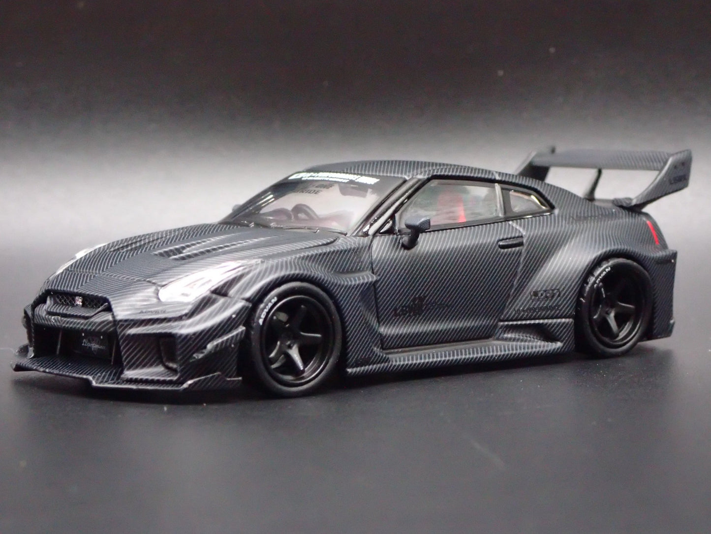 LBWK LB-SILHOUETTE WORKS GT NISSAN 35GT-RR R35 1:64 SCALE DIECAST MODEL CAR