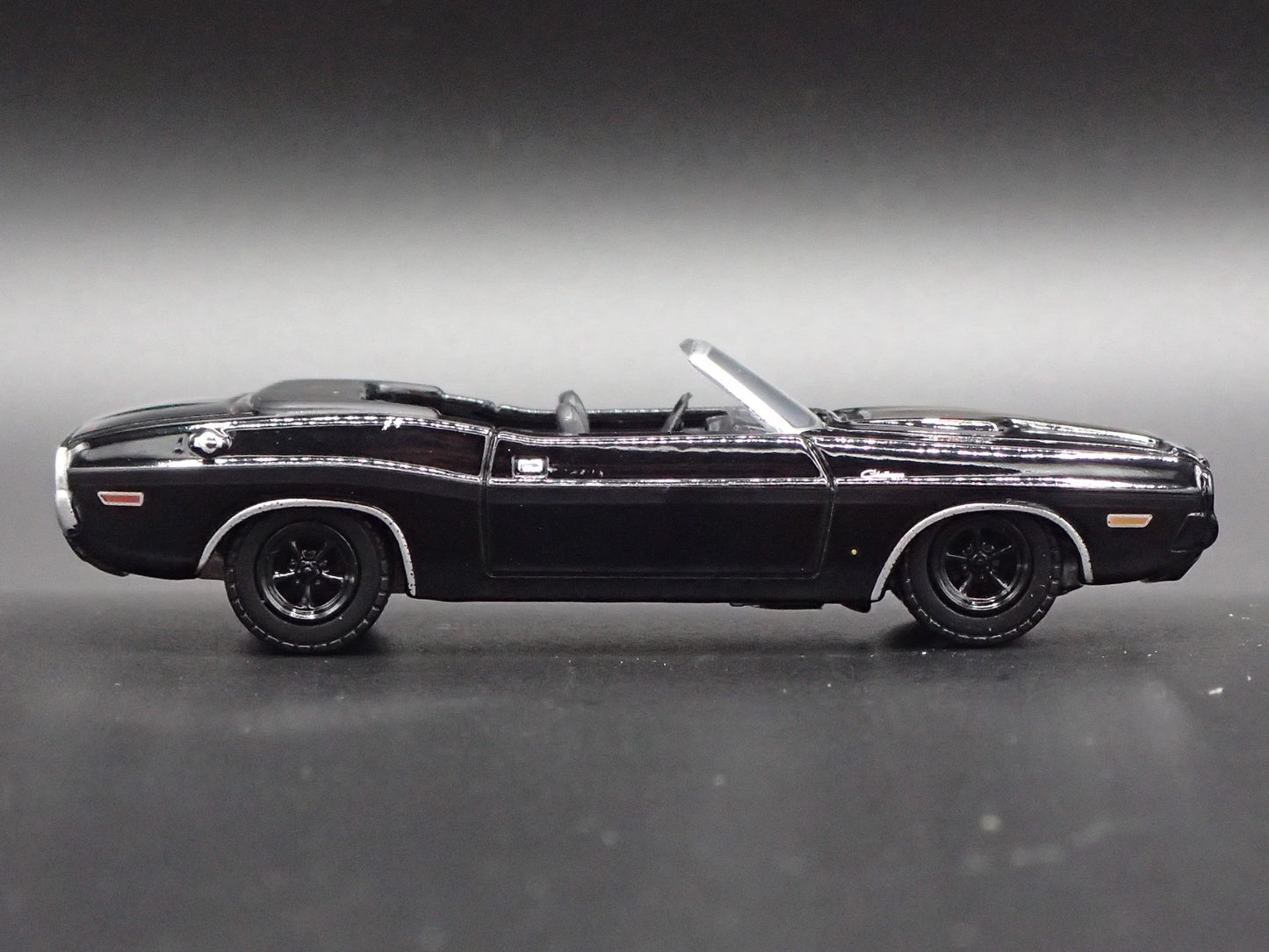 1970 70 DODGE CHALLENGER CONVERTIBLE 1:64 SCALE COLLECTIBLE DIECAST MODEL CAR