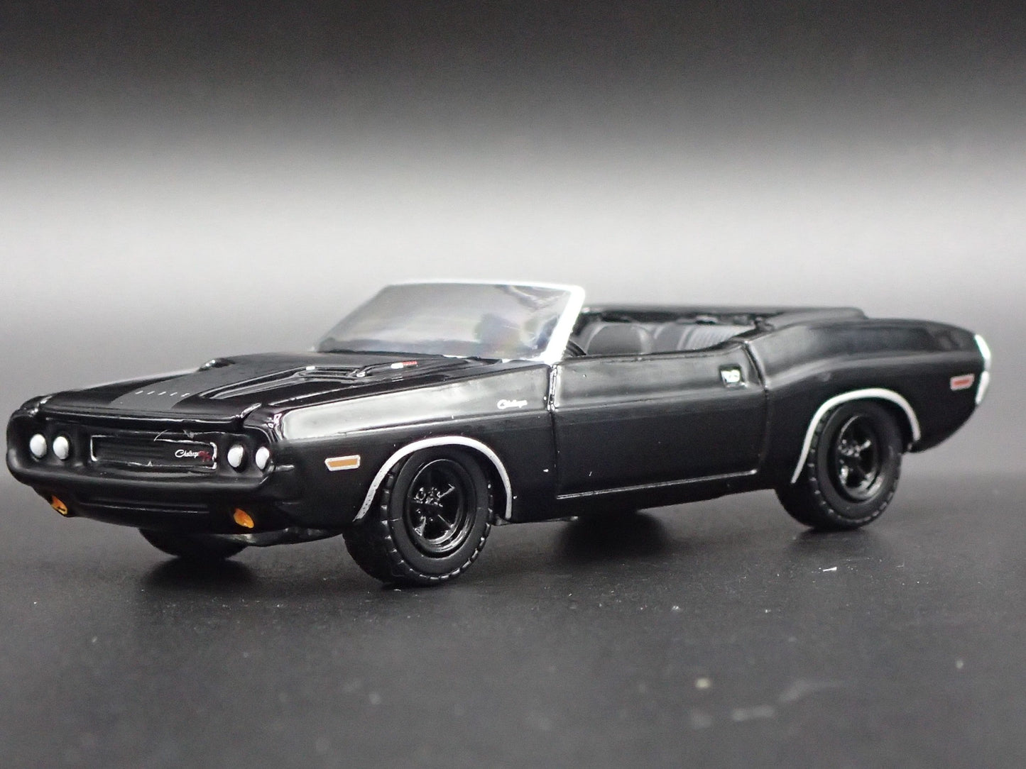 1970 70 DODGE CHALLENGER CONVERTIBLE 1:64 SCALE COLLECTIBLE DIECAST MODEL CAR