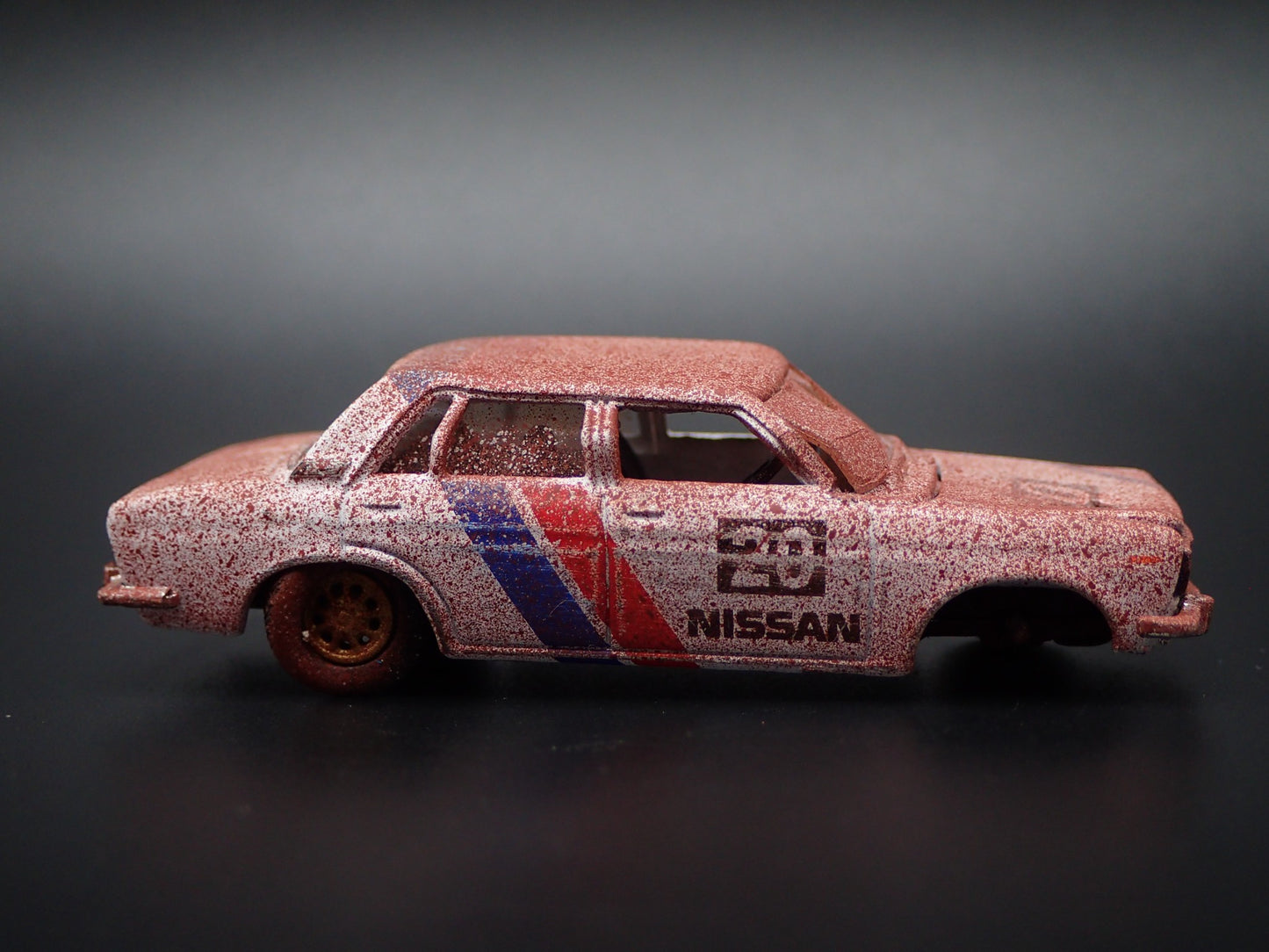 1967-1973 DATSUN BLUEBIRD 1600 SSS FOUR DOOR WRECKED 1:64 DIECAST MODEL CAR