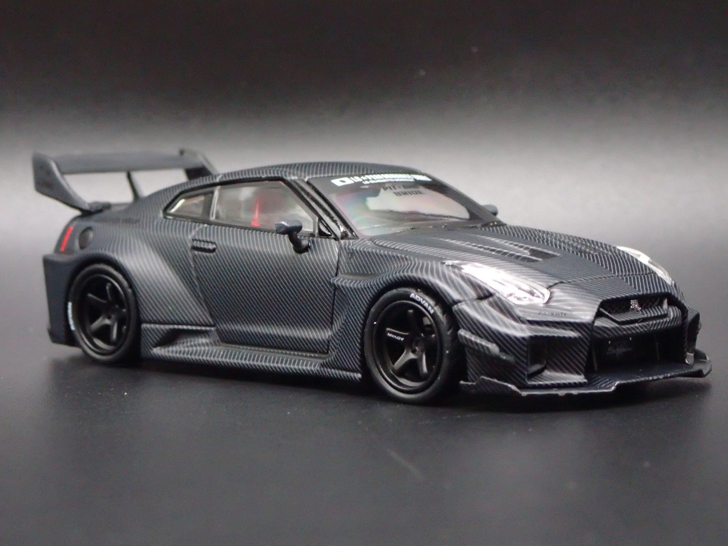 LBWK LB-SILHOUETTE WORKS GT NISSAN 35GT-RR R35 1:64 SCALE DIECAST MODEL CAR