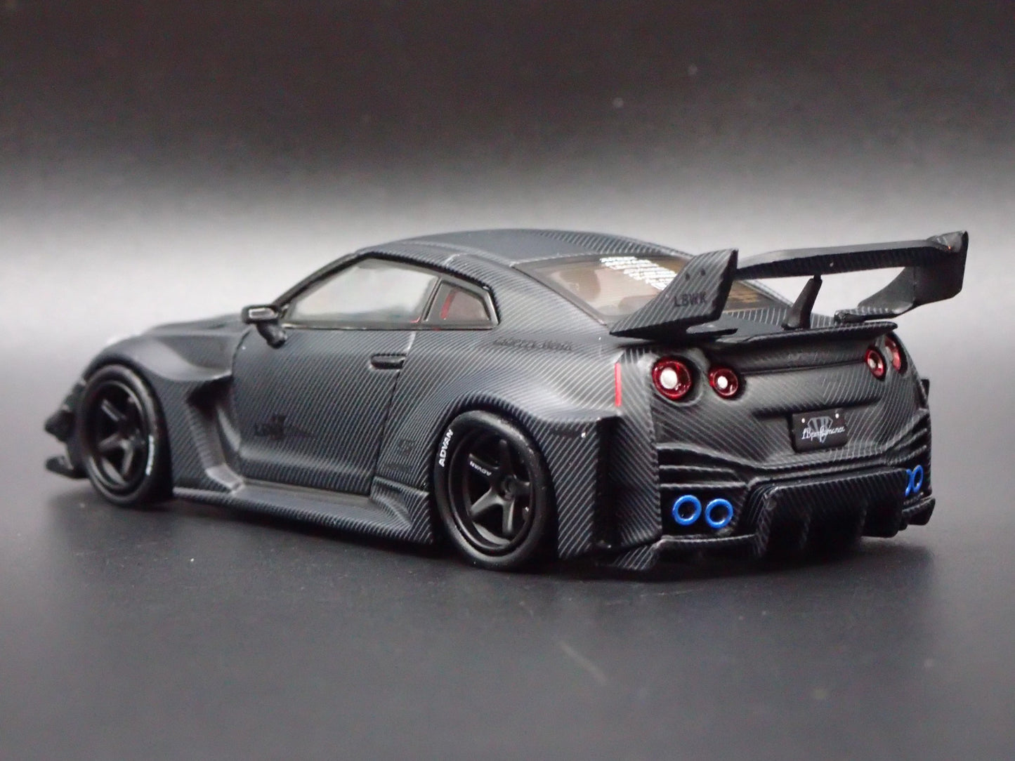 LBWK LB-SILHOUETTE WORKS GT NISSAN 35GT-RR R35 1:64 SCALE DIECAST MODEL CAR