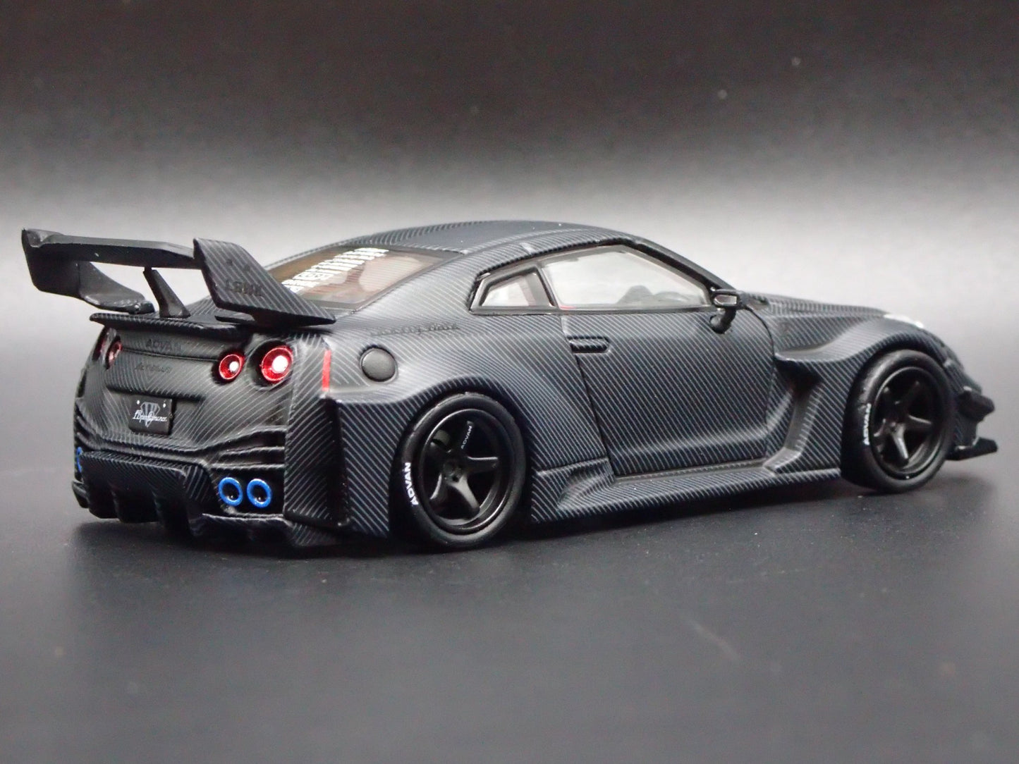 LBWK LB-SILHOUETTE WORKS GT NISSAN 35GT-RR R35 1:64 SCALE DIECAST MODEL CAR