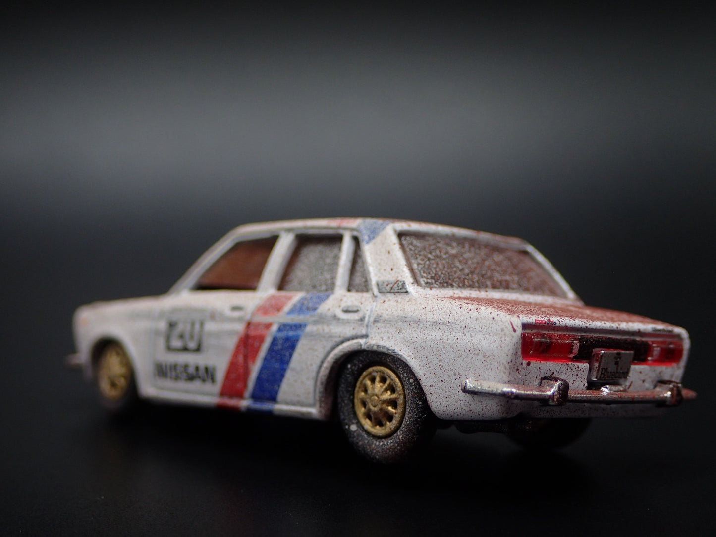 1967-1973 DATSUN BLUEBIRD 1600 SSS FOUR DOOR WRECKED 1:64 DIECAST MODEL CAR