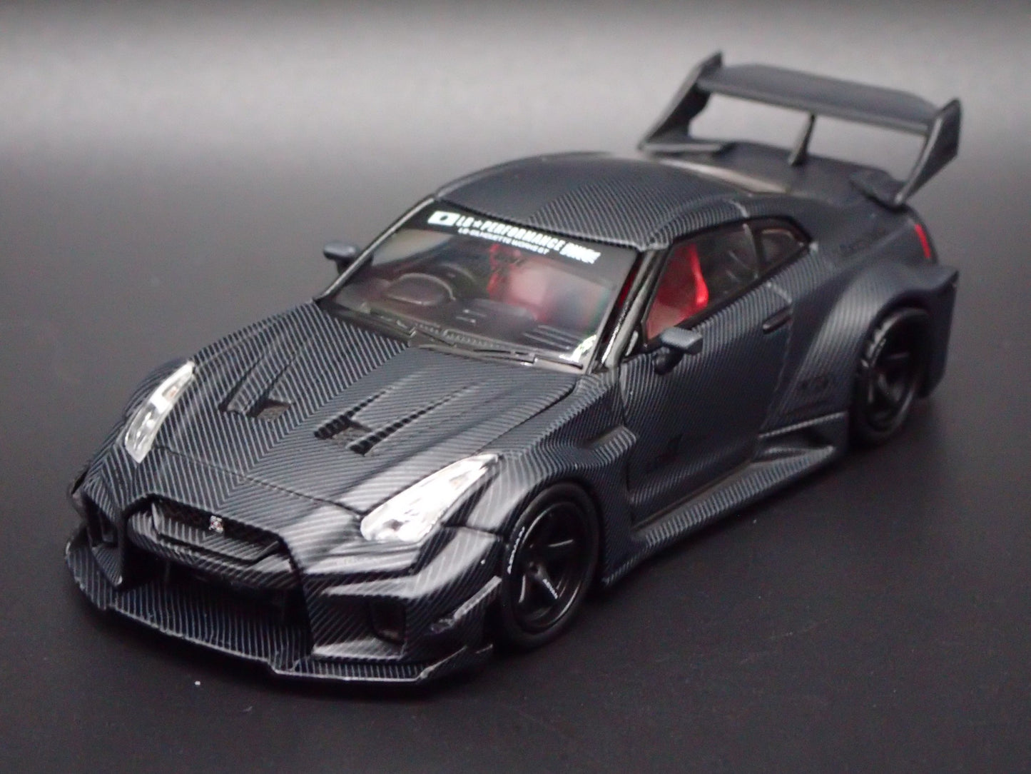 LBWK LB-SILHOUETTE WORKS GT NISSAN 35GT-RR R35 1:64 SCALE DIECAST MODEL CAR