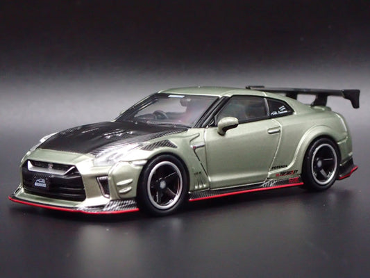 NISSAN GT-R GTR R35 TOP SECRET 1:64 SCALE COLECTIBLE DIORAMA DIECAST MODEL CAR