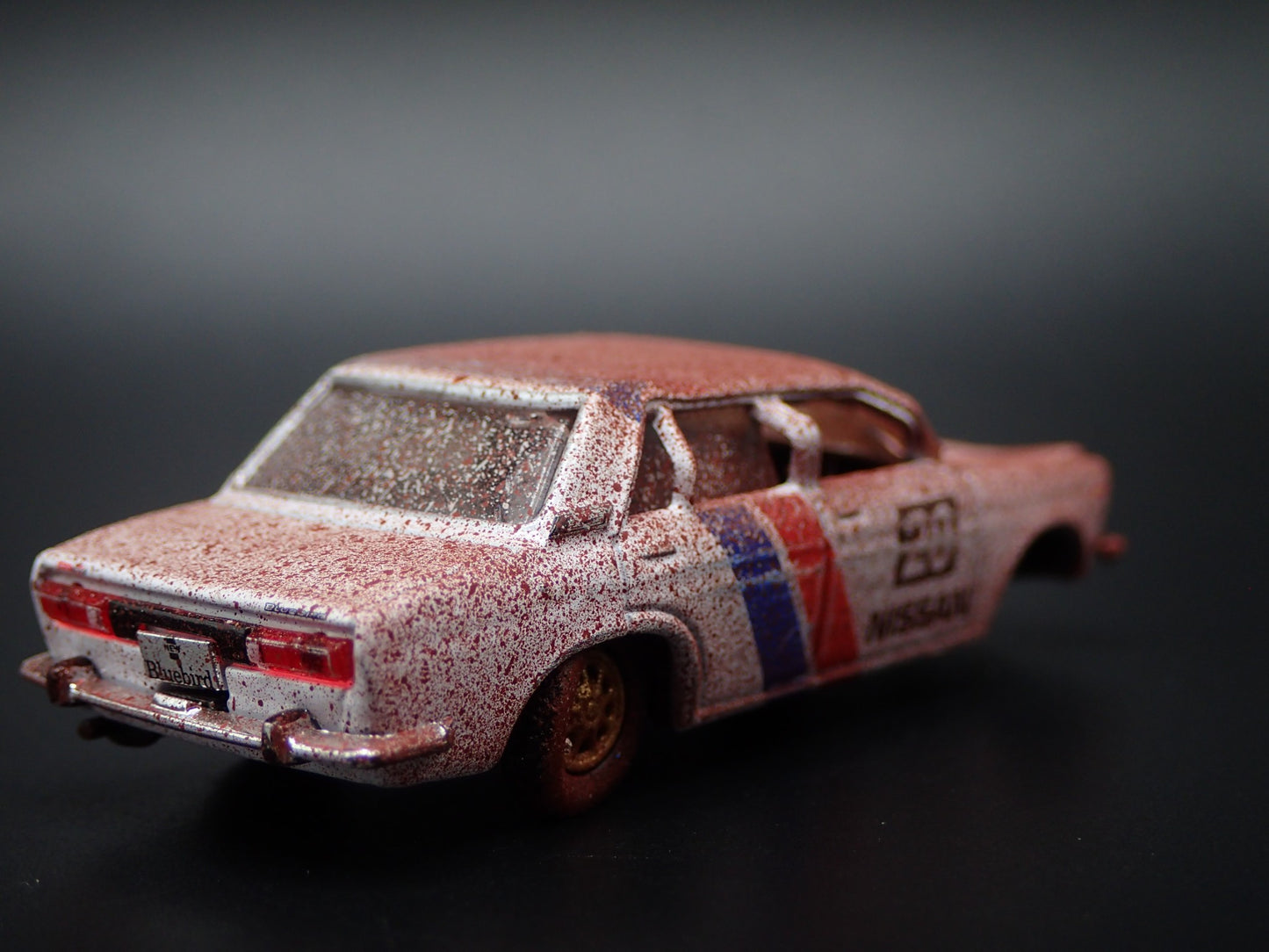 1967-1973 DATSUN BLUEBIRD 1600 SSS FOUR DOOR WRECKED 1:64 DIECAST MODEL CAR