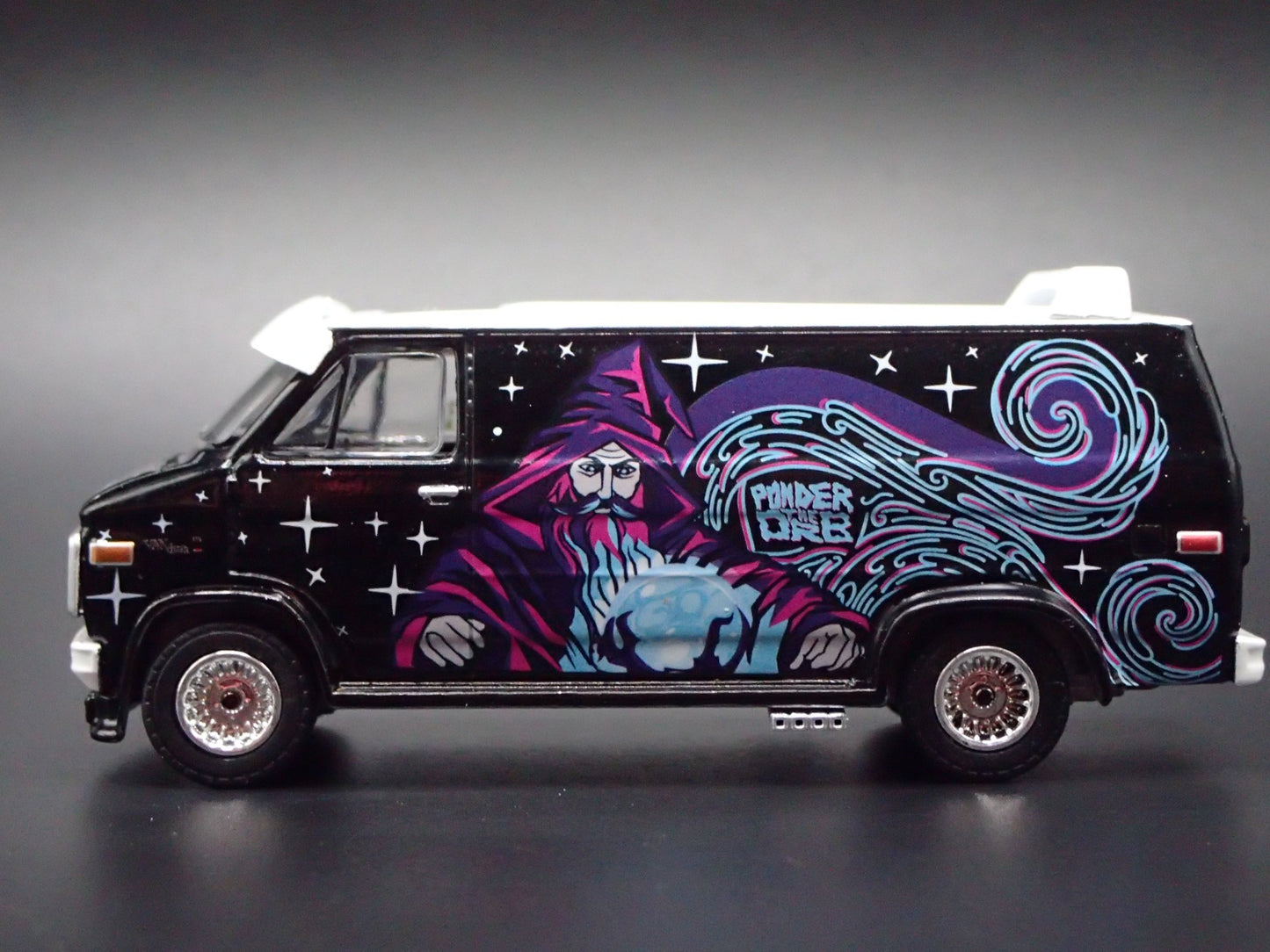 1978 78 GMC VANDURA CUSTOM WIZARD VAN 1/64 SCALE COLLECTIBLE DIORAMA DIECAST CAR