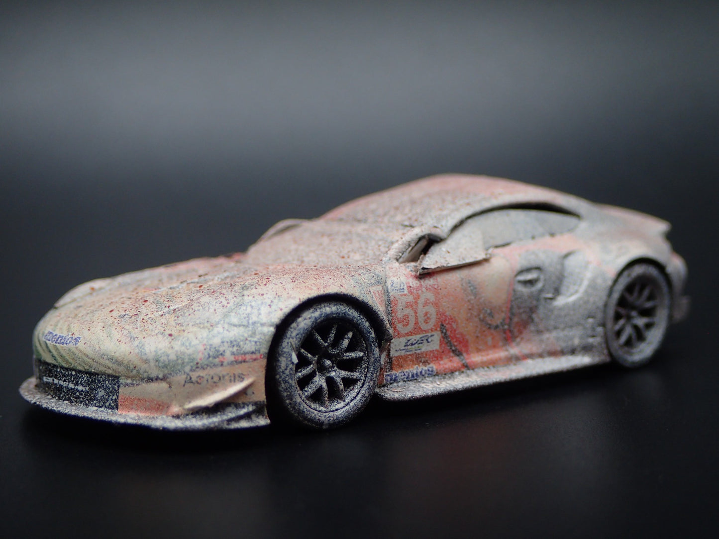 PORSCHE 911 RSR NO 56  24H LEMANS 2019 RACE WRECKED 1:64 SCALE DIECAST MODEL CAR