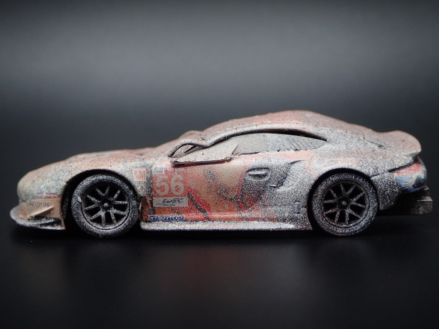 PORSCHE 911 RSR NO 56  24H LEMANS 2019 RACE WRECKED 1:64 SCALE DIECAST MODEL CAR