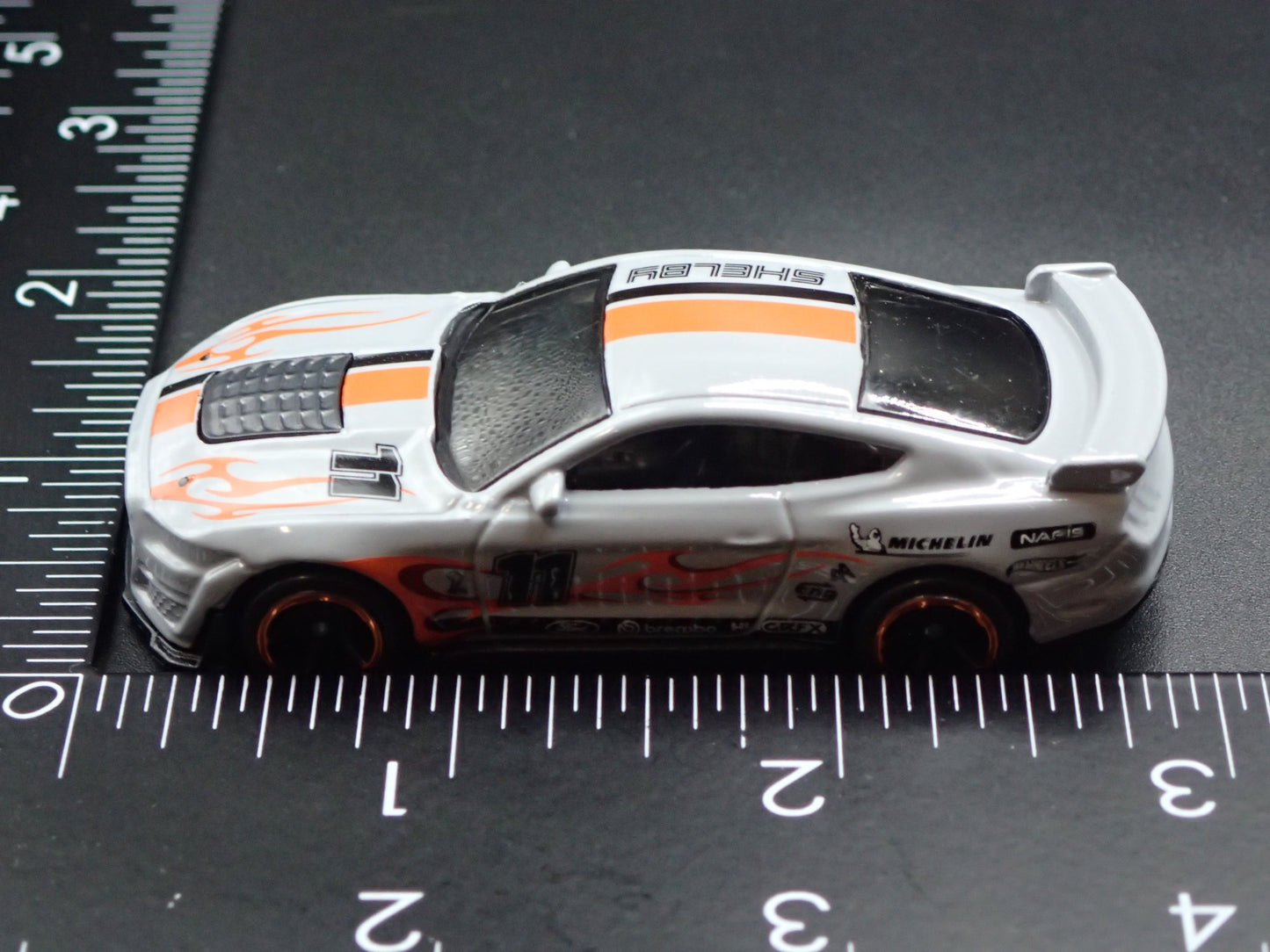 2020-2023 FORD MUSTANG SHELBY GT500 GRAY 1:64 SCALE DIORAMA DIECAST MODEL CAR