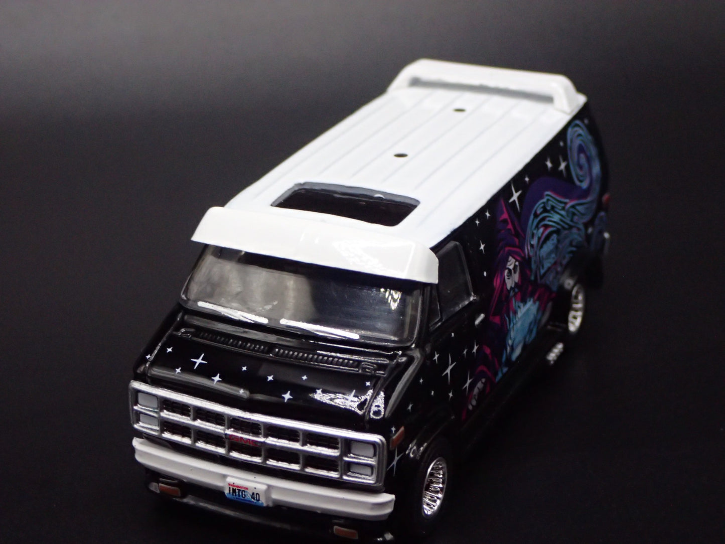 1978 78 GMC VANDURA CUSTOM WIZARD VAN 1/64 SCALE COLLECTIBLE DIORAMA DIECAST CAR