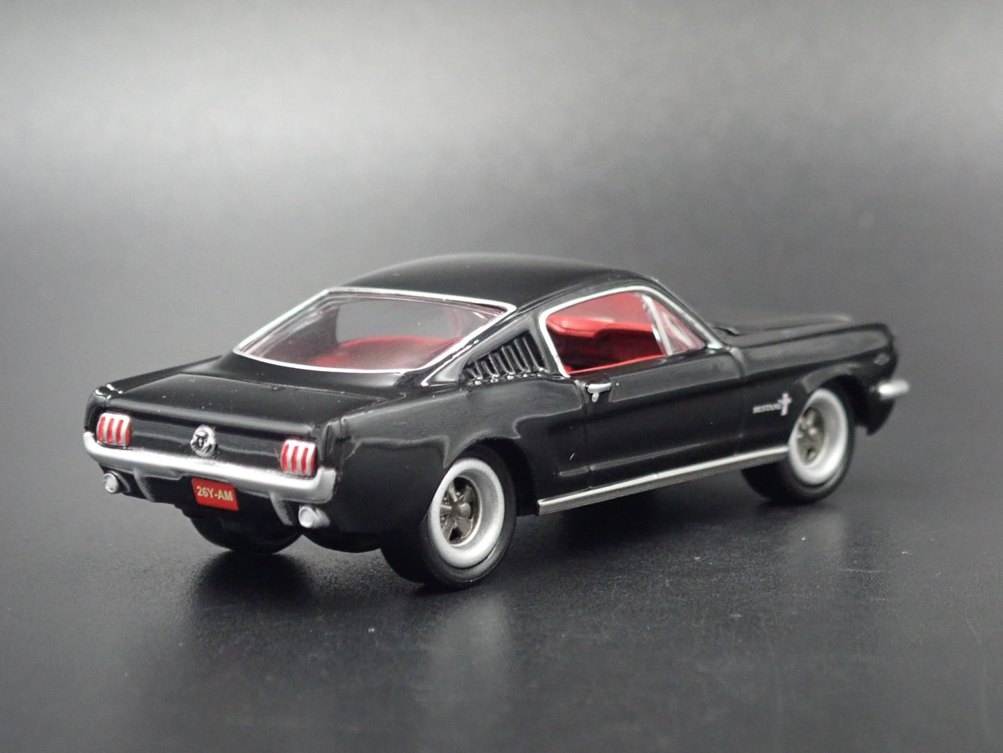 1965 65 FORD MUSTANG FASTBACK 1:64 SCALE COLLECTIBLE DIORAMA DIECAST MODEL CAR