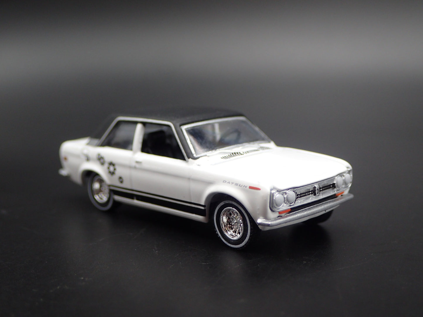 1967-1973 DATSUN 510 2 TWO DOOR 1:64 SCALE COLLECTIBLE DIORAMA DIECAST MODEL CAR