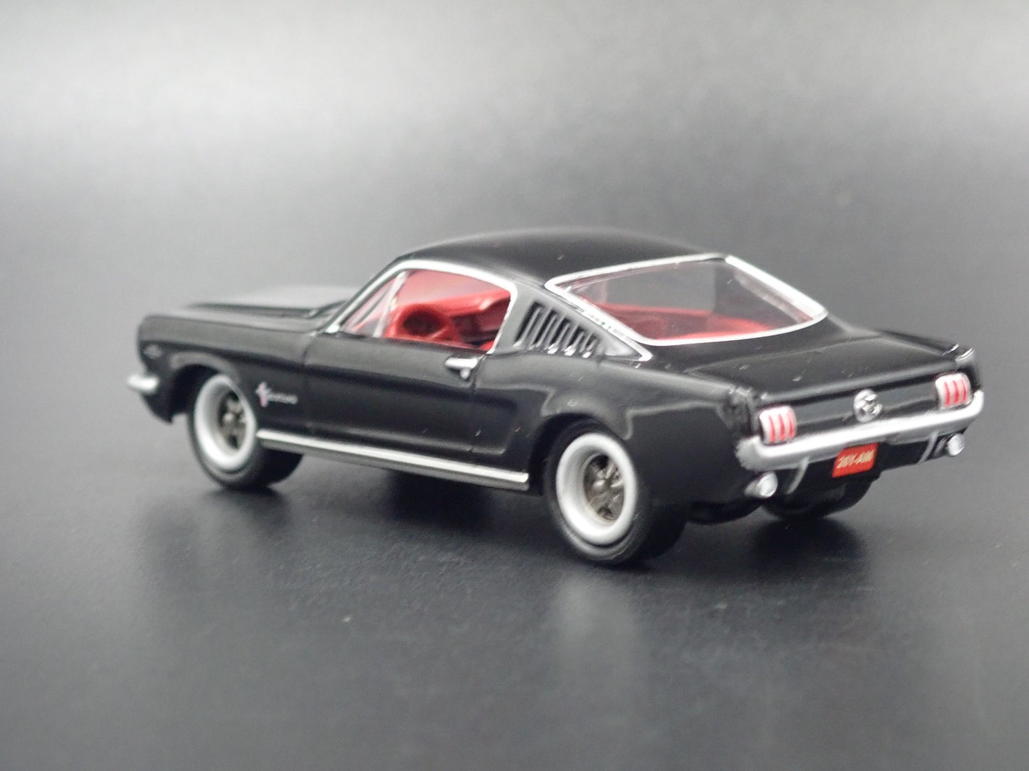 1965 65 FORD MUSTANG FASTBACK 1:64 SCALE COLLECTIBLE DIORAMA DIECAST MODEL CAR