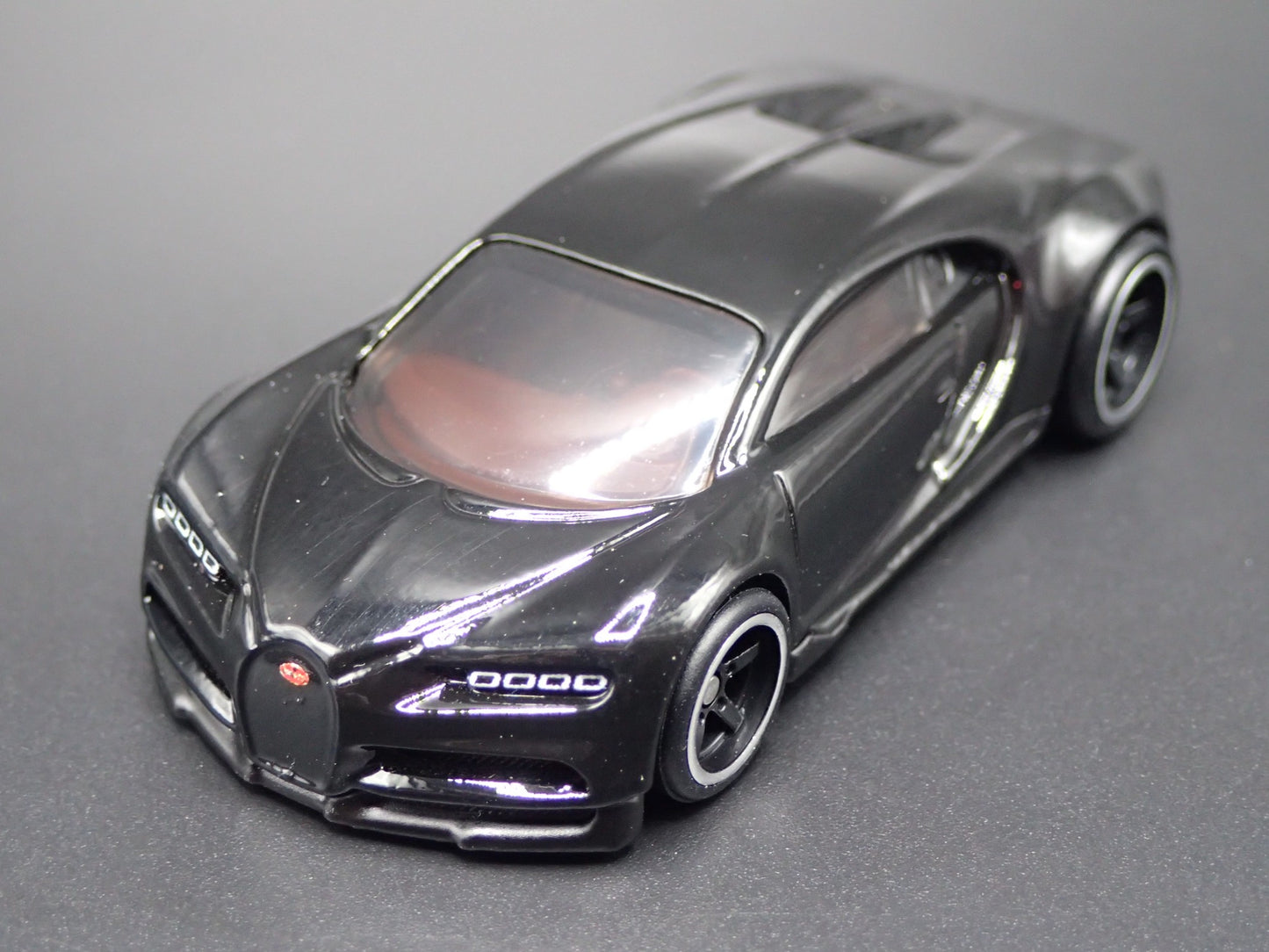 2005-2011 BUGATTI VEYRON SUPER CAR BLACK 1:64 SCALE DIORAMA DIECAST MODEL CAR