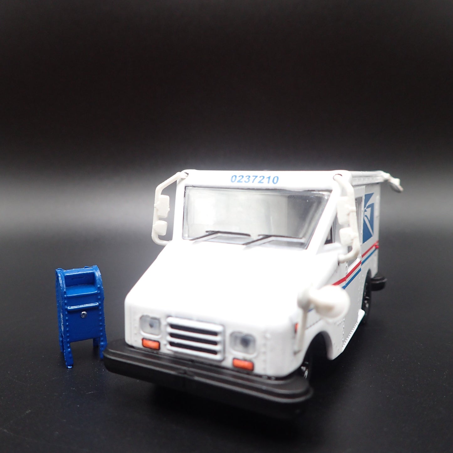 USPS UNITED STATES POSTAL SERVICE DELIVERY TRUCK LLV MAILBOX 1:64 SCALE DIECAST