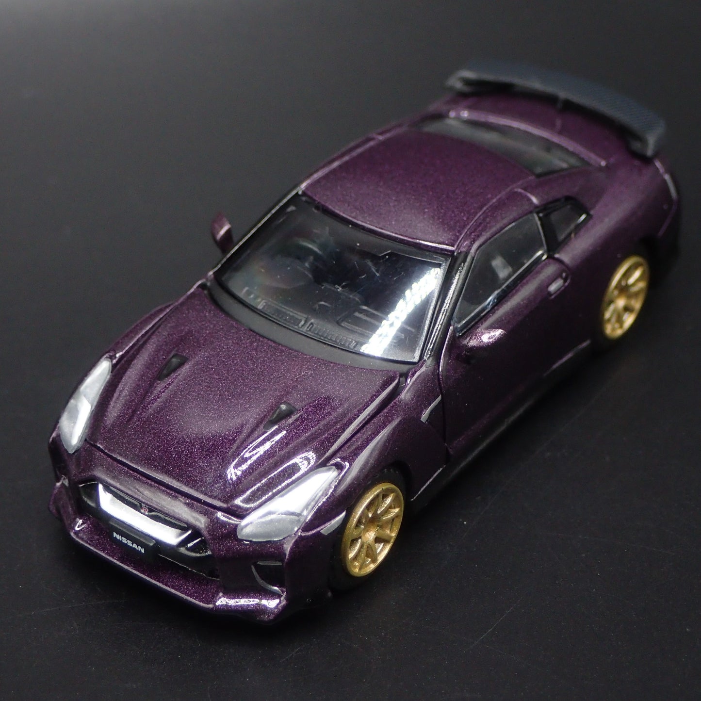 2022 22 NISSAN GTR R35 T-SPEC 1:64 SCALE COLLECTIBLE DIORAMA DIECAST MODEL CAR