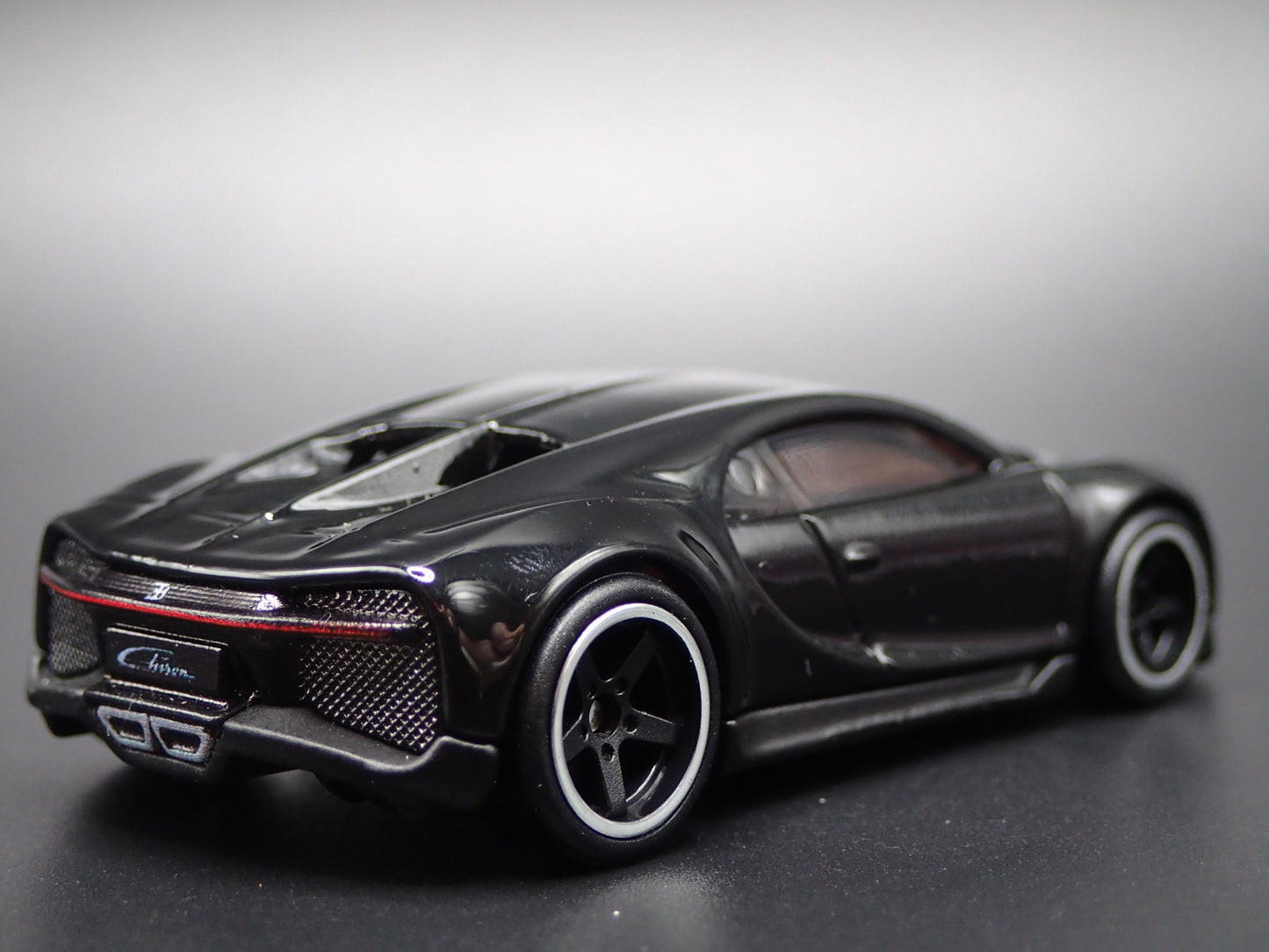 2005-2011 BUGATTI VEYRON SUPER CAR BLACK 1:64 SCALE DIORAMA DIECAST MODEL CAR