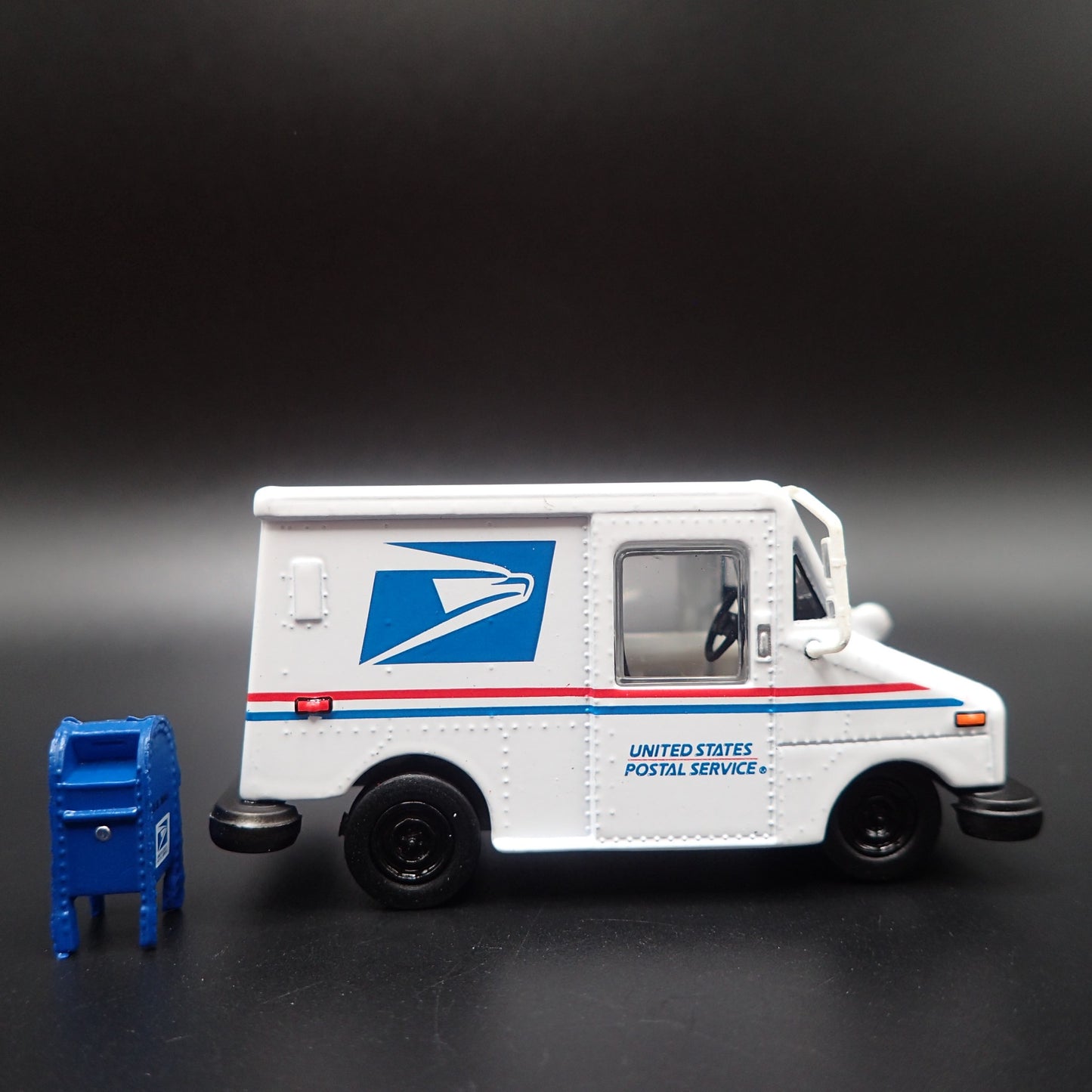 USPS UNITED STATES POSTAL SERVICE DELIVERY TRUCK LLV MAILBOX 1:64 SCALE DIECAST