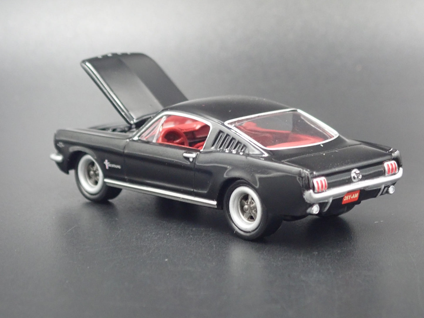 1965 65 FORD MUSTANG FASTBACK 1:64 SCALE COLLECTIBLE DIORAMA DIECAST MODEL CAR