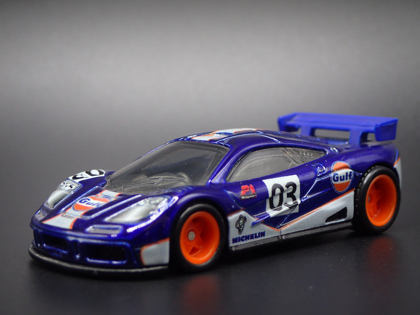 1995-1996 MCLAREN F1 GTR SUPER CAR GULF 1:64 SCALE COLLECTIBLE DIECAST MODEL CAR