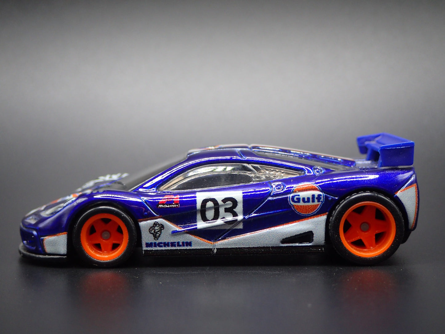 1995-1996 MCLAREN F1 GTR SUPER CAR GULF 1:64 SCALE COLLECTIBLE DIECAST MODEL CAR