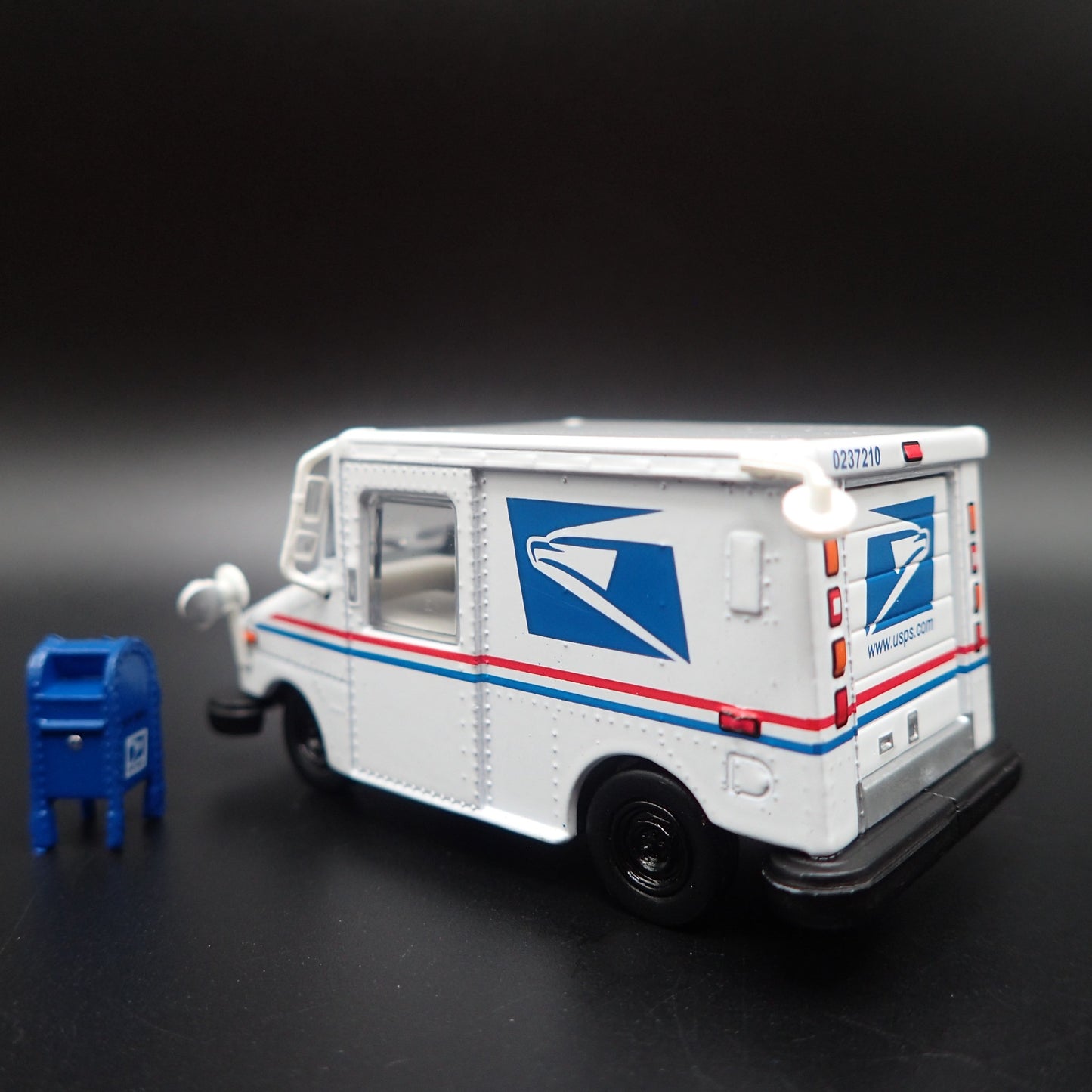 USPS UNITED STATES POSTAL SERVICE DELIVERY TRUCK LLV MAILBOX 1:64 SCALE DIECAST