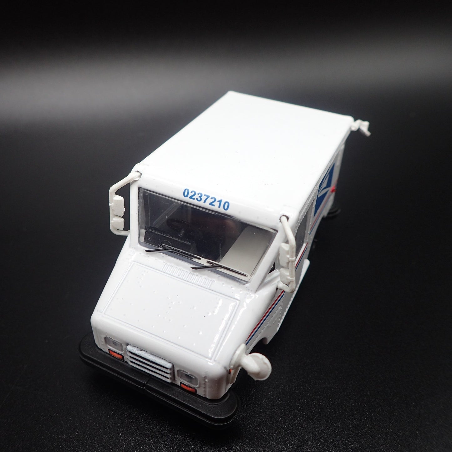 USPS UNITED STATES POSTAL SERVICE DELIVERY TRUCK LLV MAILBOX 1:64 SCALE DIECAST