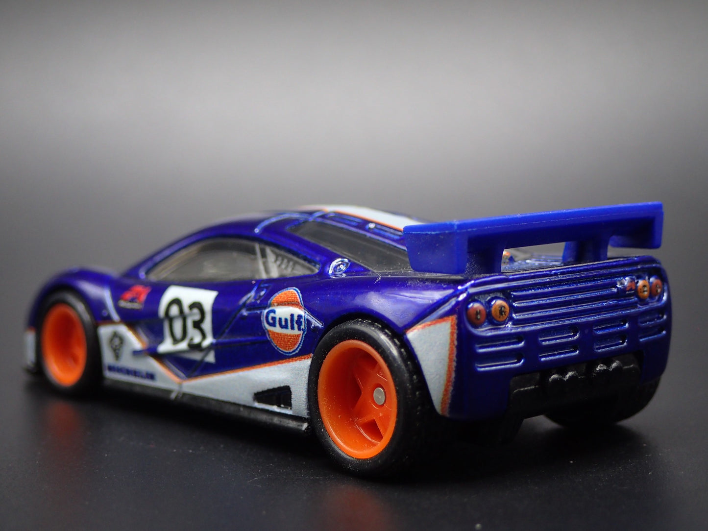 1995-1996 MCLAREN F1 GTR SUPER CAR GULF 1:64 SCALE COLLECTIBLE DIECAST MODEL CAR