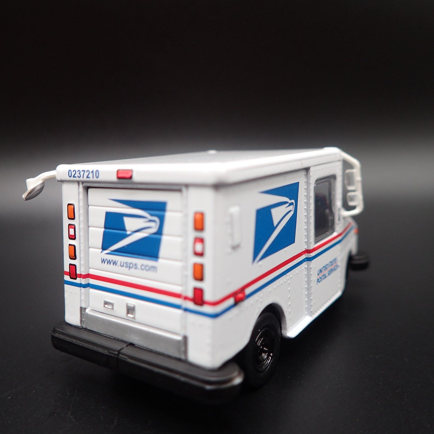 USPS UNITED STATES POSTAL SERVICE DELIVERY TRUCK LLV MAILBOX 1:64 SCALE DIECAST