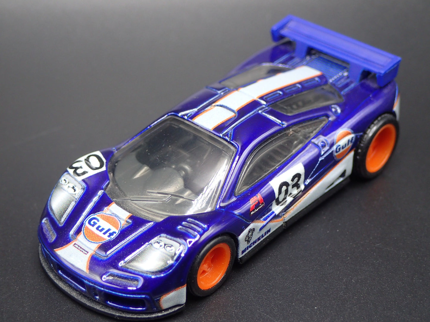 1995-1996 MCLAREN F1 GTR SUPER CAR GULF 1:64 SCALE COLLECTIBLE DIECAST MODEL CAR