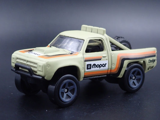 1987 87 DODGE D100 PICKUP TRUCK MOPAR TROPHY TRUCK 1/64 SCALE DIECAST MODEL CAR
