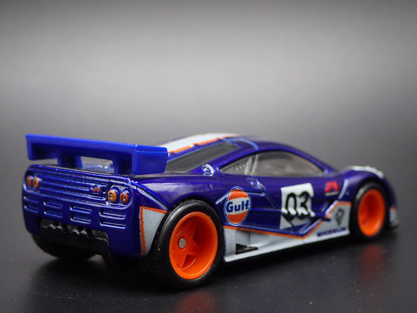 1995-1996 MCLAREN F1 GTR SUPER CAR GULF 1:64 SCALE COLLECTIBLE DIECAST MODEL CAR