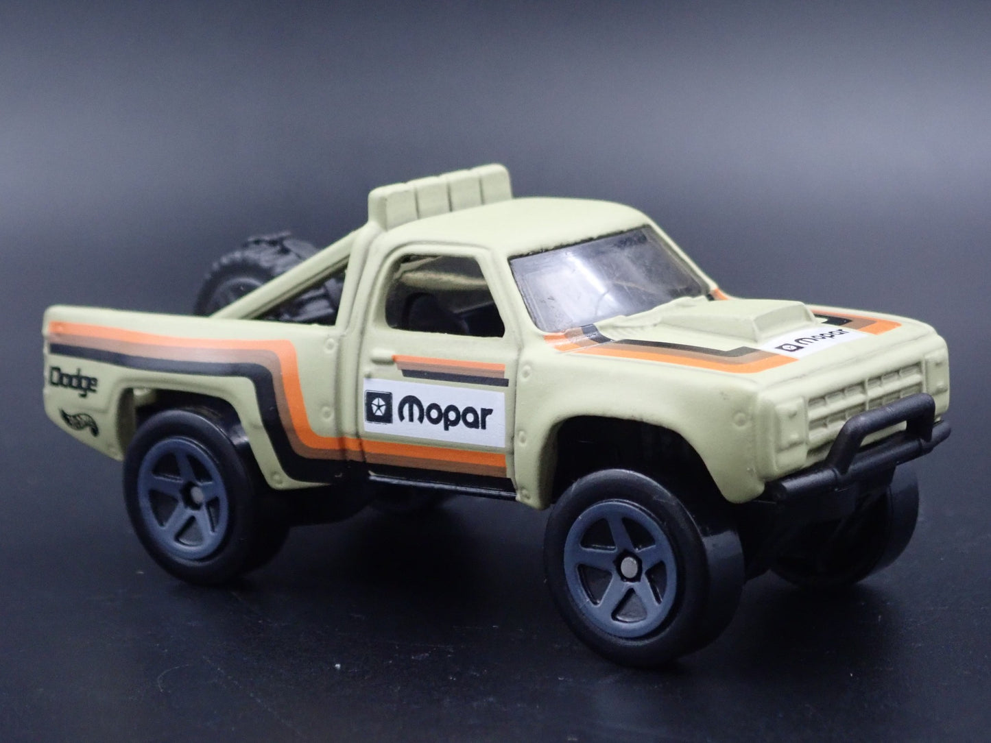 1987 87 DODGE D100 PICKUP TRUCK MOPAR TROPHY TRUCK 1/64 SCALE DIECAST MODEL CAR