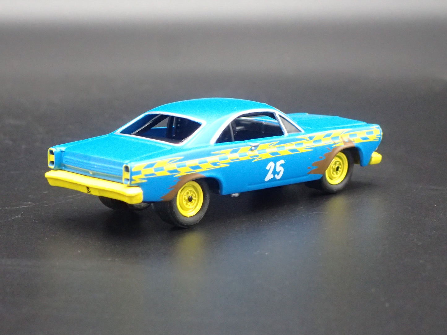 1967 67 FORD FAIRLANE  STOCK CAR DEMOLITION DERBY 1/64 SCALE DIECAST MODEL CAR