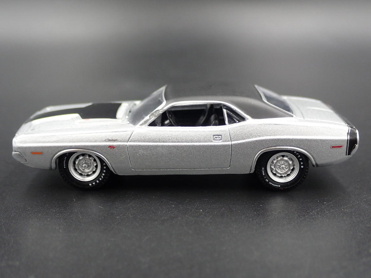 1970 70 DODGE CHALLENGER RT HEMI RARE 1:64 SCALE DIORAMA DIECAST MODEL CAR-Burning Rubber Toy Company